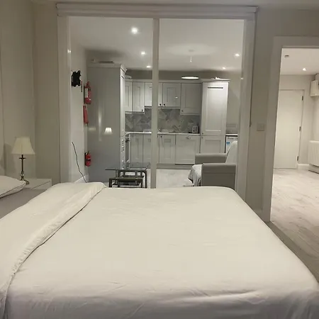 Starlight Apartments, 6, Town *