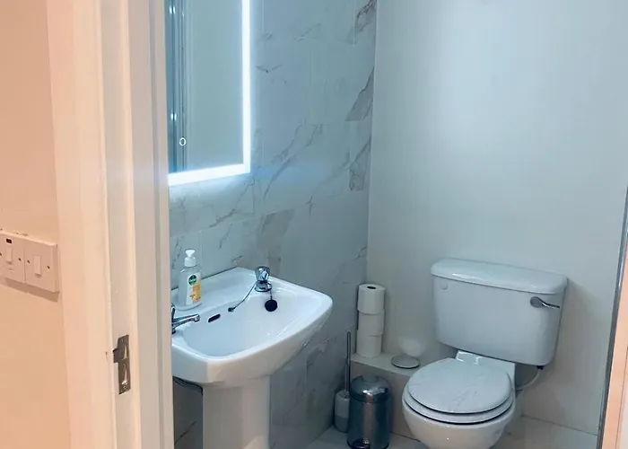 Starlight Apartments, 6, Town * 레터케니