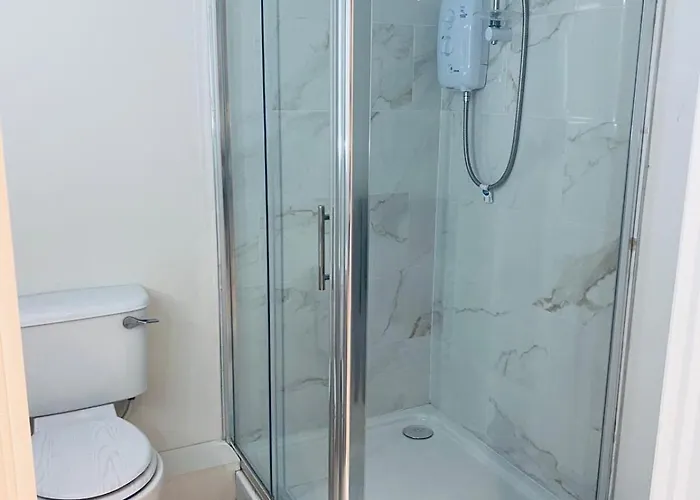 Starlight Apartments, 6, Town 아파트 *