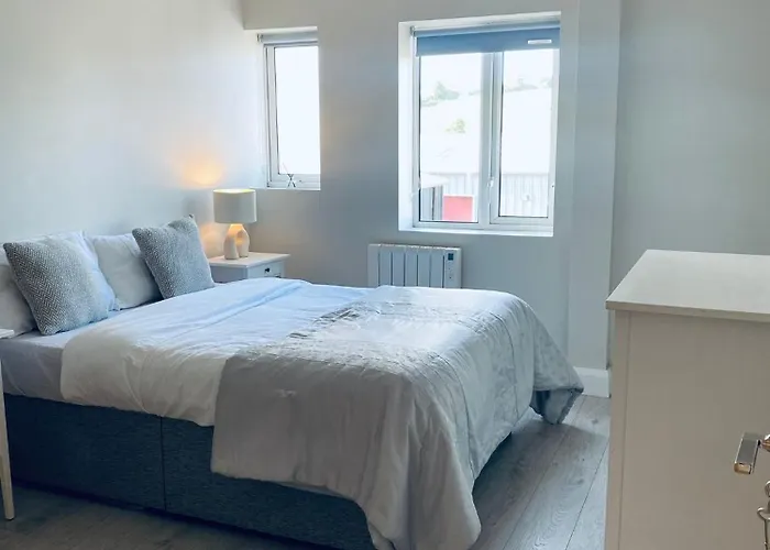 Starlight Apartments, 6, Town 아파트 *